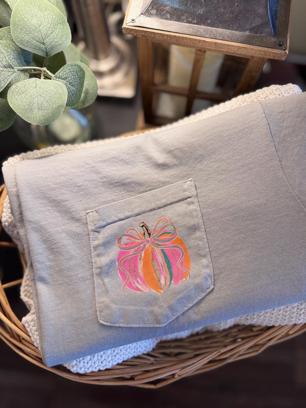 Pumpkin Pocket Tee, Coquette Fall Shirt with Bow, Preppy Autumn Graphic T-Shirt, Comfort Colors Fall Shirt For Women, Thanksgiving Outfit