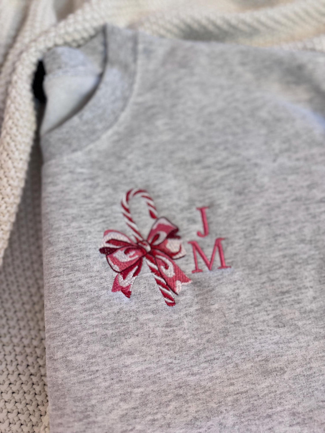 Personalized Christmas Sweatshirt, Monogram Christmas Sweatshirt, Candy Cane Bow Sweatshirt, Embroidered Christmas Party Sweater for Her