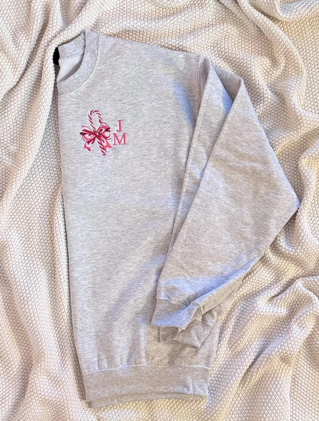 Personalized Christmas Sweatshirt, Monogram Christmas Sweatshirt, Candy Cane Bow Sweatshirt, Embroidered Christmas Party Sweater for Her