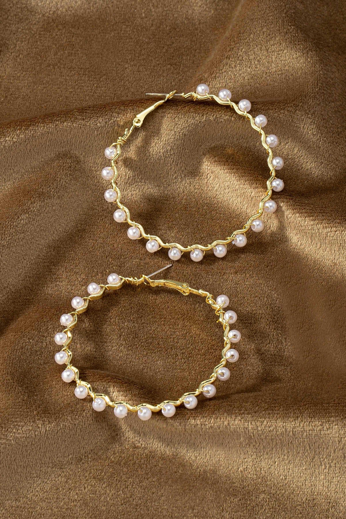 Zigzag Hoop Earrings With Pearl Wrapped