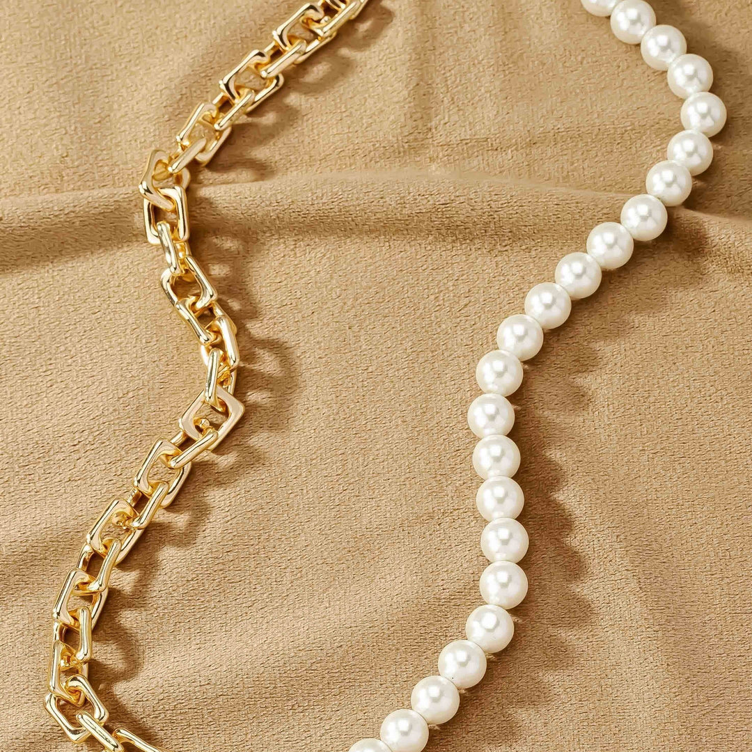 Asymmetric pearl and chunky link chain necklace 